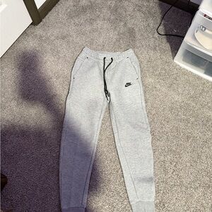 Nike Gray Men's Jogger Sweatpants with Drawstring